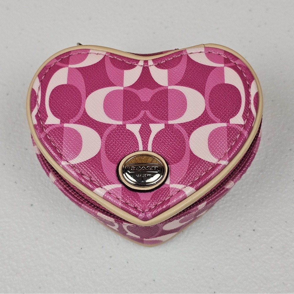 Coach Peyton Heart Shaped Pink Leather Jewelry Box Signature Mirror Zipper